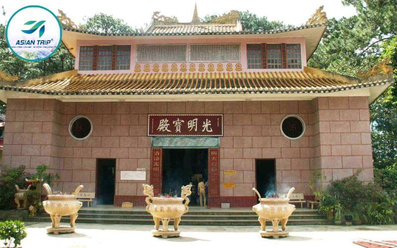 Chùa Tàu Đà Lạt (Thiên Vương Cổ Sát): Điểm đến tâm linh không thể bỏ lỡ 1 Chùa Tàu Đà Lạt